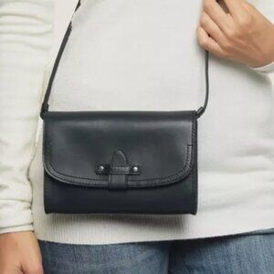 Frye Casey Wallet Crossbody Bag in Black Italian Leather